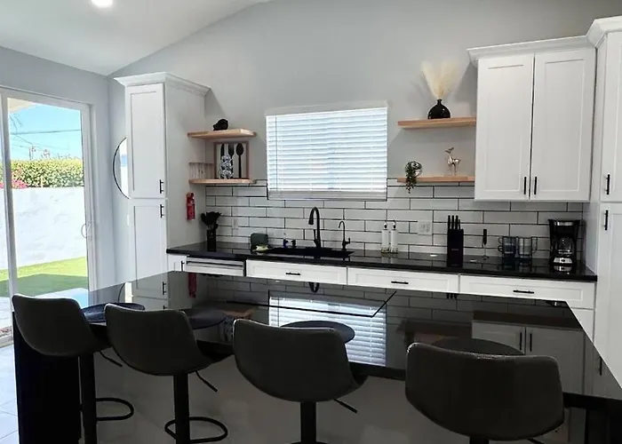 New Phx Pool With Deep End And Location * Phoenix