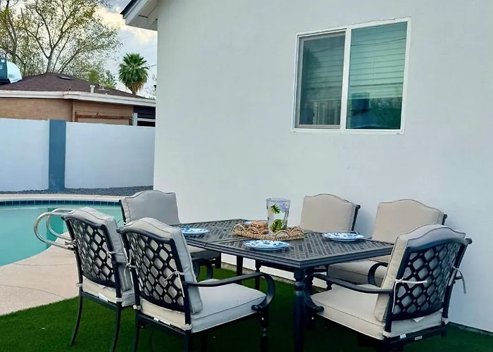 New Phx Pool With Deep End And Location Holiday home Phoenix