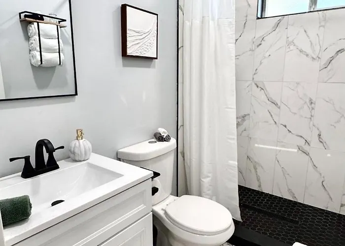 New Phx Pool With Deep End And Location * Phoenix