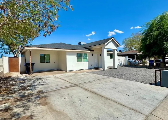 New Phx Pool With Deep End And Location * Phoenix
